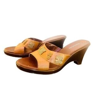 Naturalizer Brown Open Toe Leather Sandal Slip on Slide Buttons Detail US 10